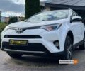 Белый Тойота РАВ 4, объемом двигателя 2.5 л и пробегом 185 тыс. км за 16400 $, фото 2 на Automoto.ua