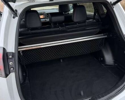 Белый Тойота РАВ 4, объемом двигателя 0 л и пробегом 123 тыс. км за 15500 $, фото 7 на Automoto.ua