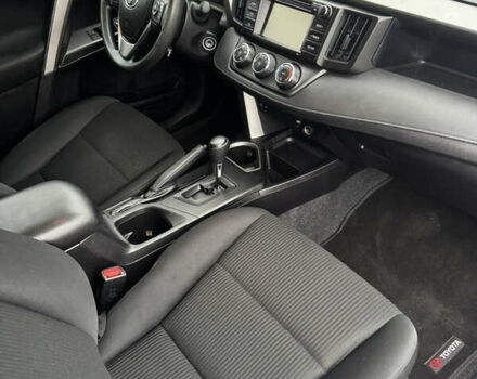 Білий Тойота РАВ 4, об'ємом двигуна 2.49 л та пробігом 173 тис. км за 16100 $, фото 34 на Automoto.ua