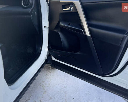 Белый Тойота РАВ 4, объемом двигателя 2.23 л и пробегом 206 тыс. км за 25799 $, фото 23 на Automoto.ua