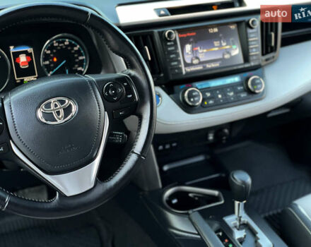 Тойота РАВ 4 2016 в Одессе на Automoto.ua Белый Тойота РАВ 4, объемом двигателя 2.49 л и пробегом 45 тыс. км за 21600 $, фото 28 на Automoto.ua