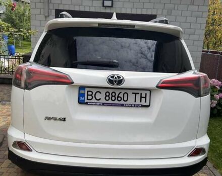 Тойота РАВ 4 2016 в Львове на Automoto.ua Белый Тойота РАВ 4, объемом двигателя 2.49 л и пробегом 116 тыс. км за 18300 $, фото 4 на Automoto.ua