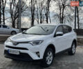 Белый Тойота РАВ 4, объемом двигателя 2 л и пробегом 117 тыс. км за 18900 $, фото 3 на Automoto.ua