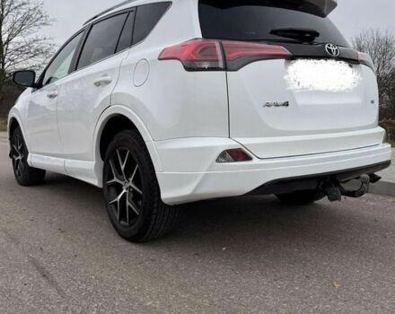 Белый Тойота РАВ 4, объемом двигателя 0 л и пробегом 123 тыс. км за 15500 $, фото 2 на Automoto.ua