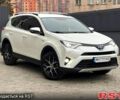 Белый Тойота РАВ 4, объемом двигателя 2.5 л и пробегом 141 тыс. км за 24999 $, фото 1 на Automoto.ua