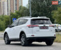 Тойота РАВ 4 2016 у Києві на Automoto.ua Білий Тойота РАВ 4, об'ємом двигуна 2.49 л та пробігом 173 тис. км за 17200 $, фото 9 на Automoto.ua