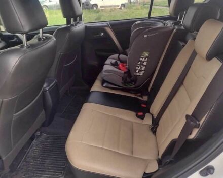 Белый Тойота РАВ 4, объемом двигателя 2 л и пробегом 135 тыс. км за 13999 $, фото 5 на Automoto.ua