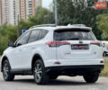 Тойота РАВ 4 2016 у Києві на Automoto.ua Білий Тойота РАВ 4, об'ємом двигуна 2.49 л та пробігом 173 тис. км за 17200 $, фото 8 на Automoto.ua