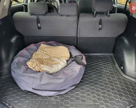 Белый Тойота РАВ 4, объемом двигателя 2 л и пробегом 250 тыс. км за 19500 $, фото 10 на Automoto.ua