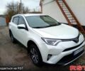 Білий Тойота РАВ 4, об'ємом двигуна 2 л та пробігом 165 тис. км за 21000 $, фото 1 на Automoto.ua