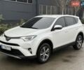 Белый Тойота РАВ 4, объемом двигателя 1.99 л и пробегом 110 тыс. км за 19999 $, фото 1 на Automoto.ua