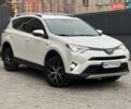 Белый Тойота РАВ 4, объемом двигателя 2.5 л и пробегом 140 тыс. км за 24999 $, фото 1 на Automoto.ua
