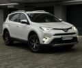 Белый Тойота РАВ 4, объемом двигателя 2.5 л и пробегом 141 тыс. км за 24999 $, фото 1 на Automoto.ua