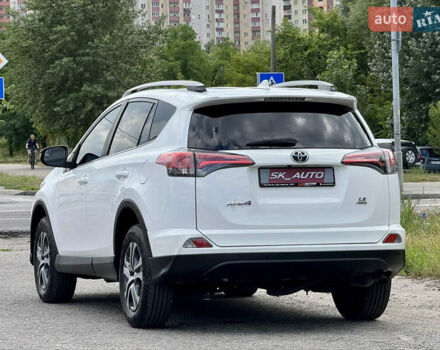 Тойота РАВ 4 2016 у Києві на Automoto.ua Білий Тойота РАВ 4, об'ємом двигуна 2.49 л та пробігом 173 тис. км за 17200 $, фото 84 на Automoto.ua