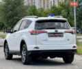Тойота РАВ 4 2016 у Києві на Automoto.ua Білий Тойота РАВ 4, об'ємом двигуна 2.49 л та пробігом 173 тис. км за 17200 $, фото 84 на Automoto.ua