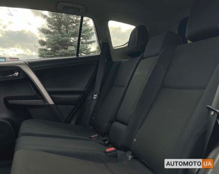 Белый Тойота РАВ 4, объемом двигателя 2.5 л и пробегом 185 тыс. км за 16400 $, фото 9 на Automoto.ua