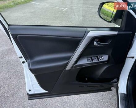 Белый Тойота РАВ 4, объемом двигателя 1.99 л и пробегом 110 тыс. км за 19999 $, фото 28 на Automoto.ua