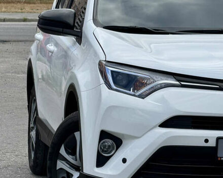 Тойота РАВ 4 2016 у Києві на Automoto.ua Білий Тойота РАВ 4, об'ємом двигуна 2.49 л та пробігом 173 тис. км за 17200 $, фото 74 на Automoto.ua