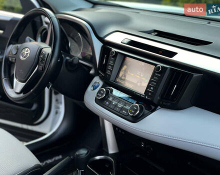 Белый Тойота РАВ 4, объемом двигателя 2.49 л и пробегом 45 тыс. км за 22200 $, фото 31 на Automoto.ua