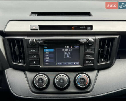 Тойота РАВ 4 2016 у Києві на Automoto.ua Білий Тойота РАВ 4, об'ємом двигуна 2.49 л та пробігом 173 тис. км за 17200 $, фото 44 на Automoto.ua