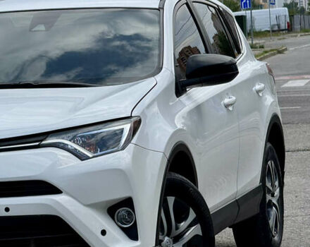 Тойота РАВ 4 2016 у Києві на Automoto.ua Білий Тойота РАВ 4, об'ємом двигуна 2.49 л та пробігом 173 тис. км за 17200 $, фото 62 на Automoto.ua