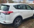 Белый Тойота РАВ 4, объемом двигателя 2 л и пробегом 250 тыс. км за 19500 $, фото 4 на Automoto.ua