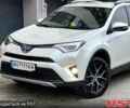 Белый Тойота РАВ 4, объемом двигателя 2.5 л и пробегом 141 тыс. км за 24999 $, фото 1 на Automoto.ua