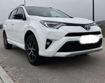 Белый Тойота РАВ 4, объемом двигателя 0 л и пробегом 123 тыс. км за 15500 $, фото 1 на Automoto.ua