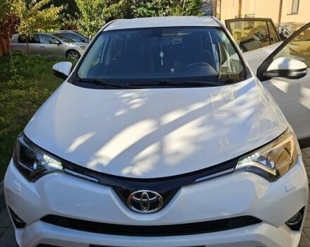 Тойота РАВ 4 2016 в Мукачеве на Automoto.ua Белый Тойота РАВ 4, объемом двигателя 2.23 л и пробегом 165 тыс. км за 20350 $, фото 3 на Automoto.ua