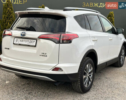 Тойота РАВ 4 2016 в Одессе на Automoto.ua Белый Тойота РАВ 4, объемом двигателя 2.49 л и пробегом 45 тыс. км за 21600 $, фото 19 на Automoto.ua