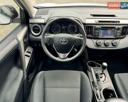 Тойота РАВ 4 2016 у Києві на Automoto.ua Білий Тойота РАВ 4, об'ємом двигуна 2.49 л та пробігом 173 тис. км за 17200 $, фото 39 на Automoto.ua