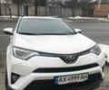 Белый Тойота РАВ 4, объемом двигателя 2 л и пробегом 125 тыс. км за 19700 $, фото 4 на Automoto.ua
