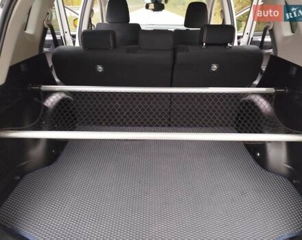 Білий Тойота РАВ 4, об'ємом двигуна 1.99 л та пробігом 194 тис. км за 18500 $, фото 6 на Automoto.ua