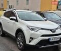 Белый Тойота РАВ 4, объемом двигателя 2.23 л и пробегом 196 тыс. км за 19500 $, фото 1 на Automoto.ua
