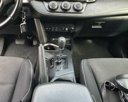 Білий Тойота РАВ 4, об'ємом двигуна 1.99 л та пробігом 149 тис. км за 19500 $, фото 10 на Automoto.ua