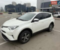 Белый Тойота РАВ 4, объемом двигателя 2.23 л и пробегом 140 тыс. км за 21500 $, фото 1 на Automoto.ua