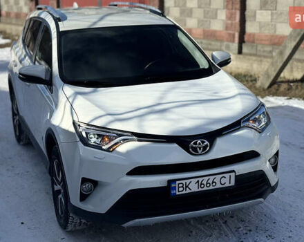Белый Тойота РАВ 4, объемом двигателя 2.23 л и пробегом 206 тыс. км за 25799 $, фото 3 на Automoto.ua