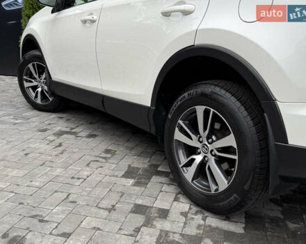 Белый Тойота РАВ 4, объемом двигателя 1.99 л и пробегом 115 тыс. км за 21990 $, фото 50 на Automoto.ua