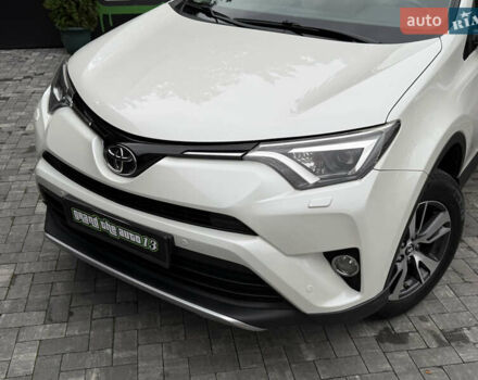 Белый Тойота РАВ 4, объемом двигателя 1.99 л и пробегом 115 тыс. км за 21990 $, фото 4 на Automoto.ua