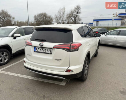 Белый Тойота РАВ 4, объемом двигателя 2.23 л и пробегом 140 тыс. км за 21500 $, фото 1 на Automoto.ua