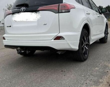 Белый Тойота РАВ 4, объемом двигателя 0 л и пробегом 123 тыс. км за 15500 $, фото 3 на Automoto.ua