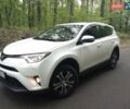 Білий Тойота РАВ 4, об'ємом двигуна 1.99 л та пробігом 215 тис. км за 19500 $, фото 4 на Automoto.ua