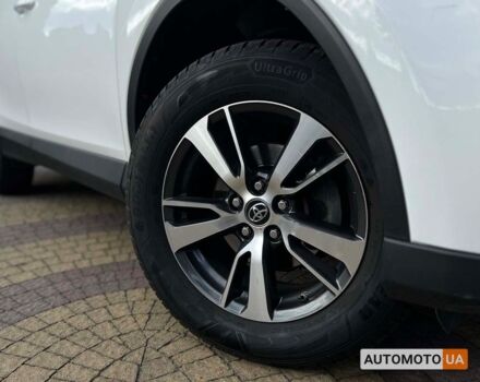 Білий Тойота РАВ 4, об'ємом двигуна 2.5 л та пробігом 185 тис. км за 16400 $, фото 21 на Automoto.ua