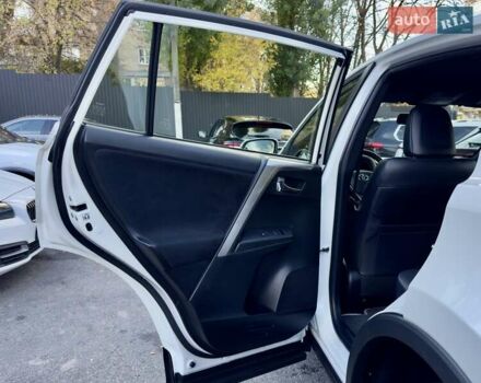 Тойота РАВ 4 2016 в Киеве на Automoto.ua Белый Тойота РАВ 4, объемом двигателя 2.5 л и пробегом 165 тыс. км за 22200 $, фото 16 на Automoto.ua