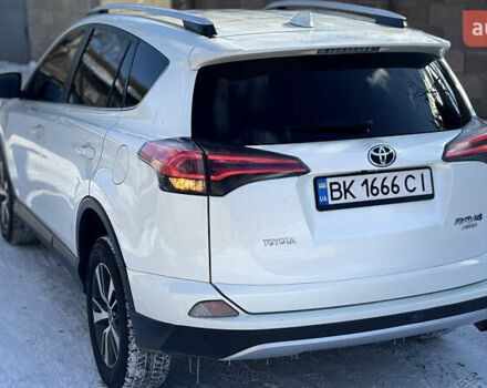 Белый Тойота РАВ 4, объемом двигателя 2.23 л и пробегом 206 тыс. км за 25799 $, фото 6 на Automoto.ua