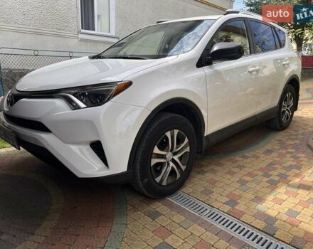 Тойота РАВ 4 2016 в Львове на Automoto.ua Белый Тойота РАВ 4, объемом двигателя 2.49 л и пробегом 116 тыс. км за 18300 $, фото 2 на Automoto.ua