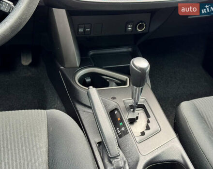 Тойота РАВ 4 2016 у Києві на Automoto.ua Білий Тойота РАВ 4, об'ємом двигуна 2.49 л та пробігом 173 тис. км за 17200 $, фото 46 на Automoto.ua