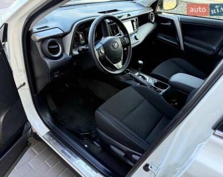 Тойота РАВ 4 2016 в Белой Церкве на Automoto.ua Белый Тойота РАВ 4, объемом двигателя 1.99 л и пробегом 110 тыс. км за 22500 $, фото 36 на Automoto.ua