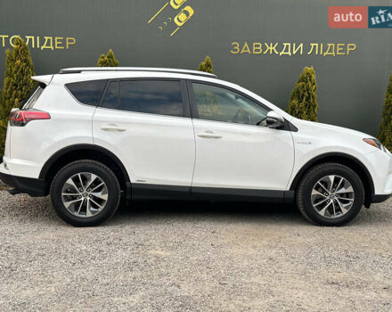 Тойота РАВ 4 2016 в Одессе на Automoto.ua Белый Тойота РАВ 4, объемом двигателя 2.49 л и пробегом 45 тыс. км за 21600 $, фото 25 на Automoto.ua