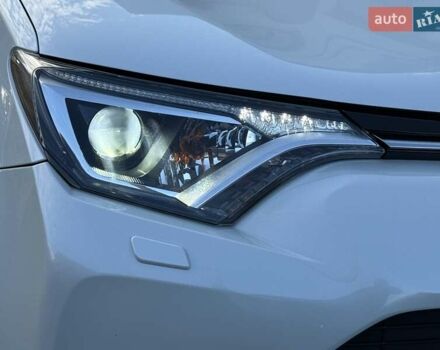 Тойота РАВ 4 2016 в Белой Церкве на Automoto.ua Белый Тойота РАВ 4, объемом двигателя 1.99 л и пробегом 110 тыс. км за 22500 $, фото 21 на Automoto.ua